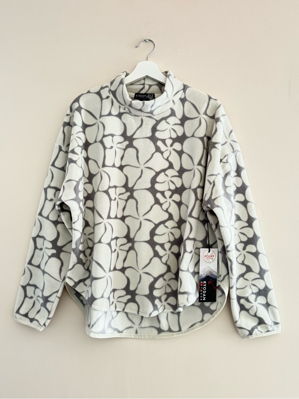 NWT Kyodan Grey/Eggshell Mock Neck Fleece Pullover Sweater Size L High-Low Hem